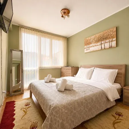 Delux 6 - Location Near River & Fair Plovdiv